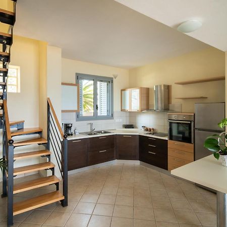 Spacious Beachfront Maisonettes With Stunning Views & A Private Beach 모넴바시아 외부 사진