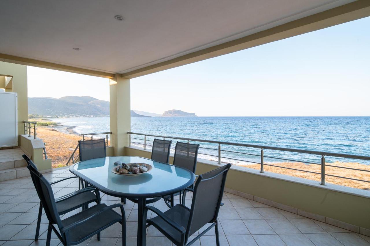 Spacious Beachfront Maisonettes With Stunning Views & A Private Beach 모넴바시아 외부 사진