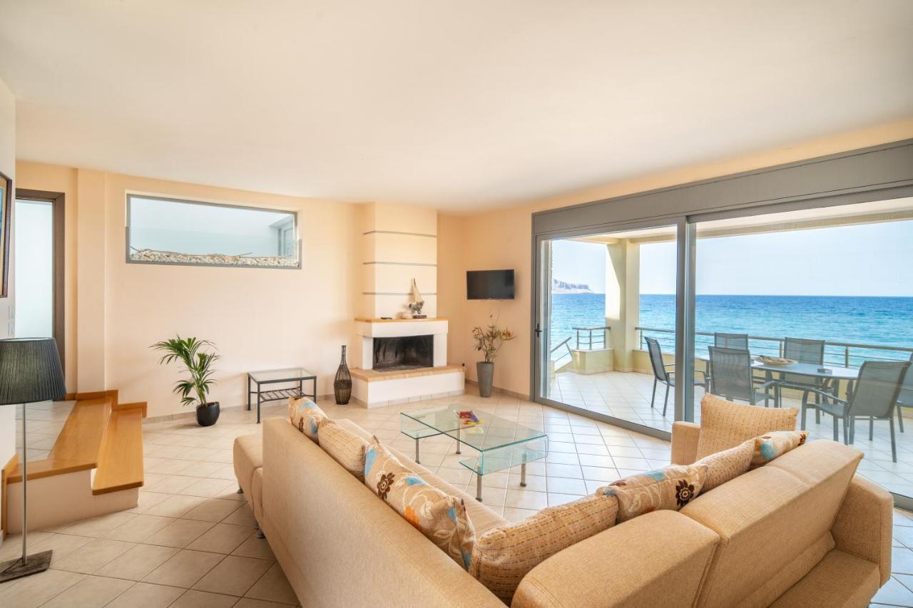 Spacious Beachfront Maisonettes With Stunning Views & A Private Beach 모넴바시아 외부 사진