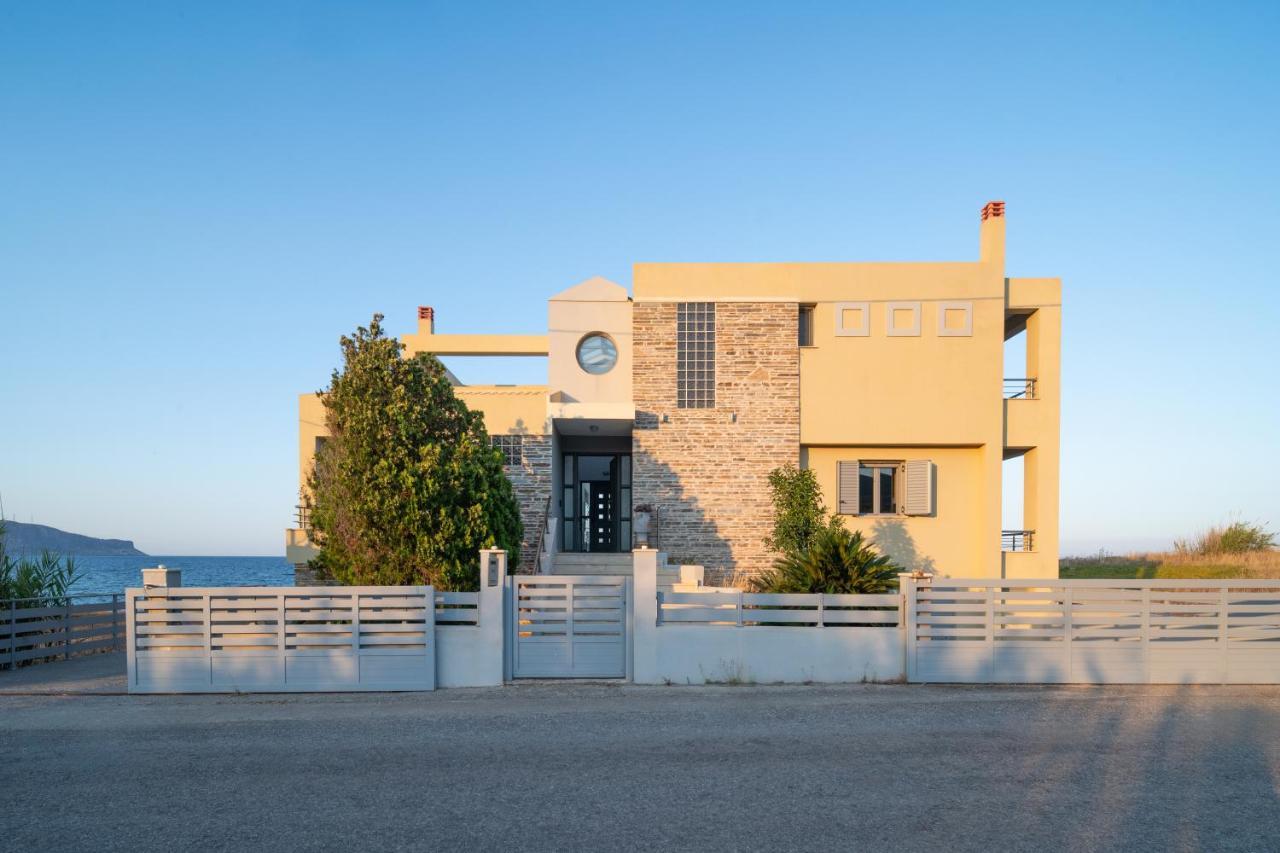 Spacious Beachfront Maisonettes With Stunning Views & A Private Beach 모넴바시아 외부 사진