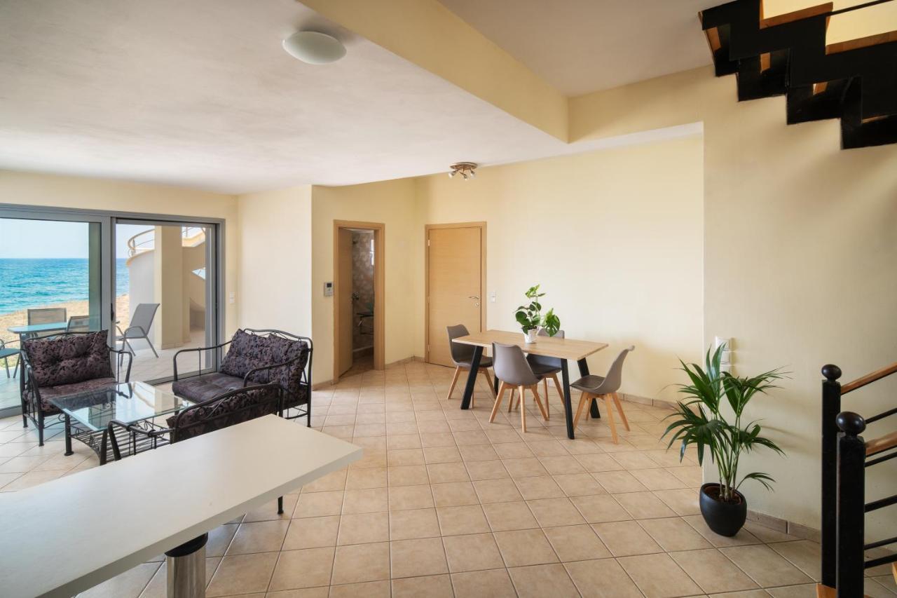 Spacious Beachfront Maisonettes With Stunning Views & A Private Beach 모넴바시아 외부 사진