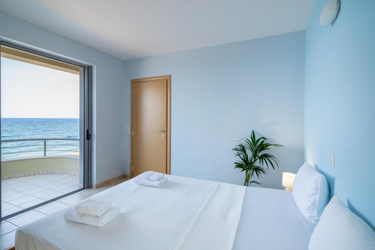 Spacious Beachfront Maisonettes With Stunning Views & A Private Beach 모넴바시아 외부 사진