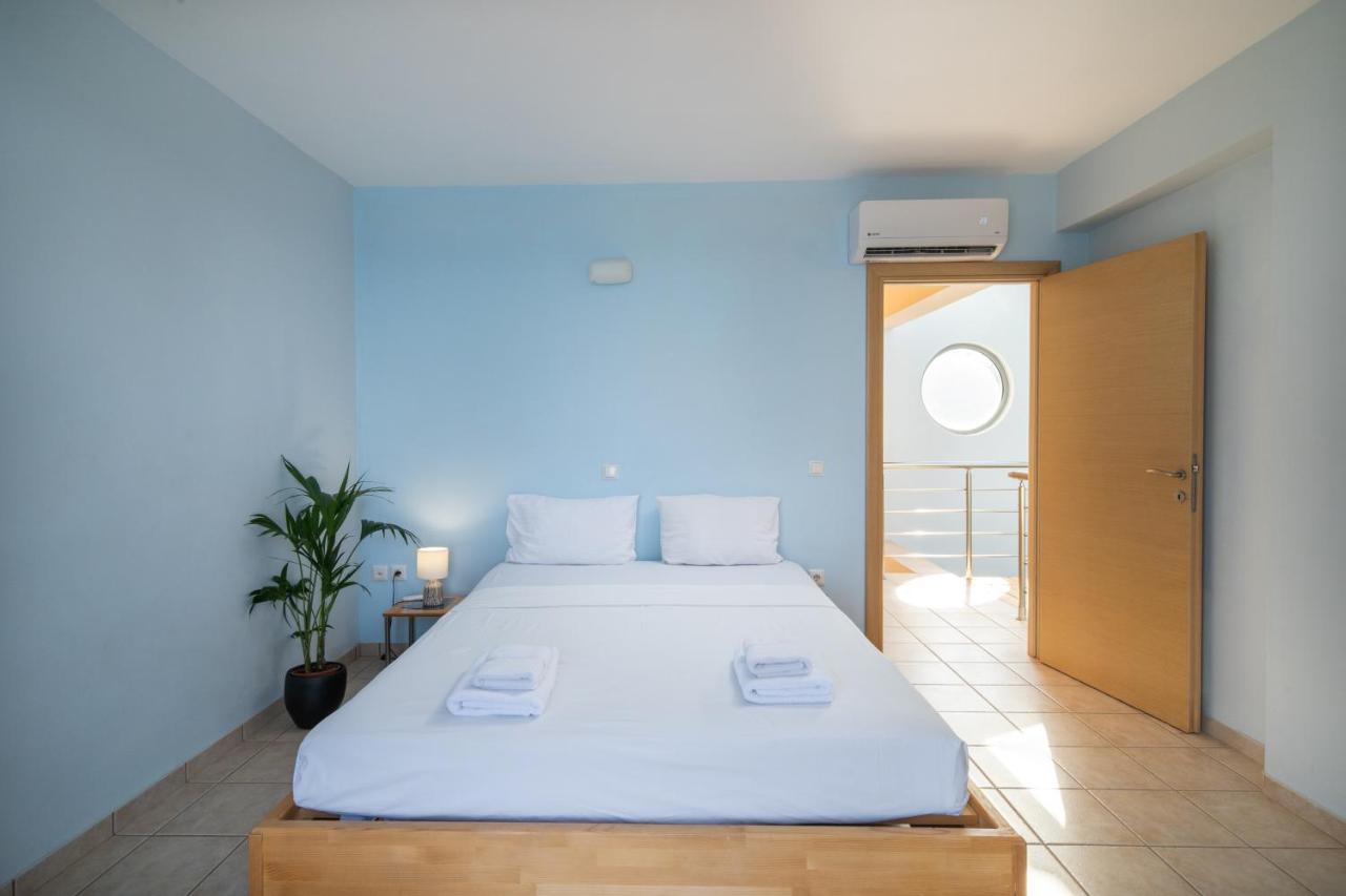 Spacious Beachfront Maisonettes With Stunning Views & A Private Beach 모넴바시아 외부 사진