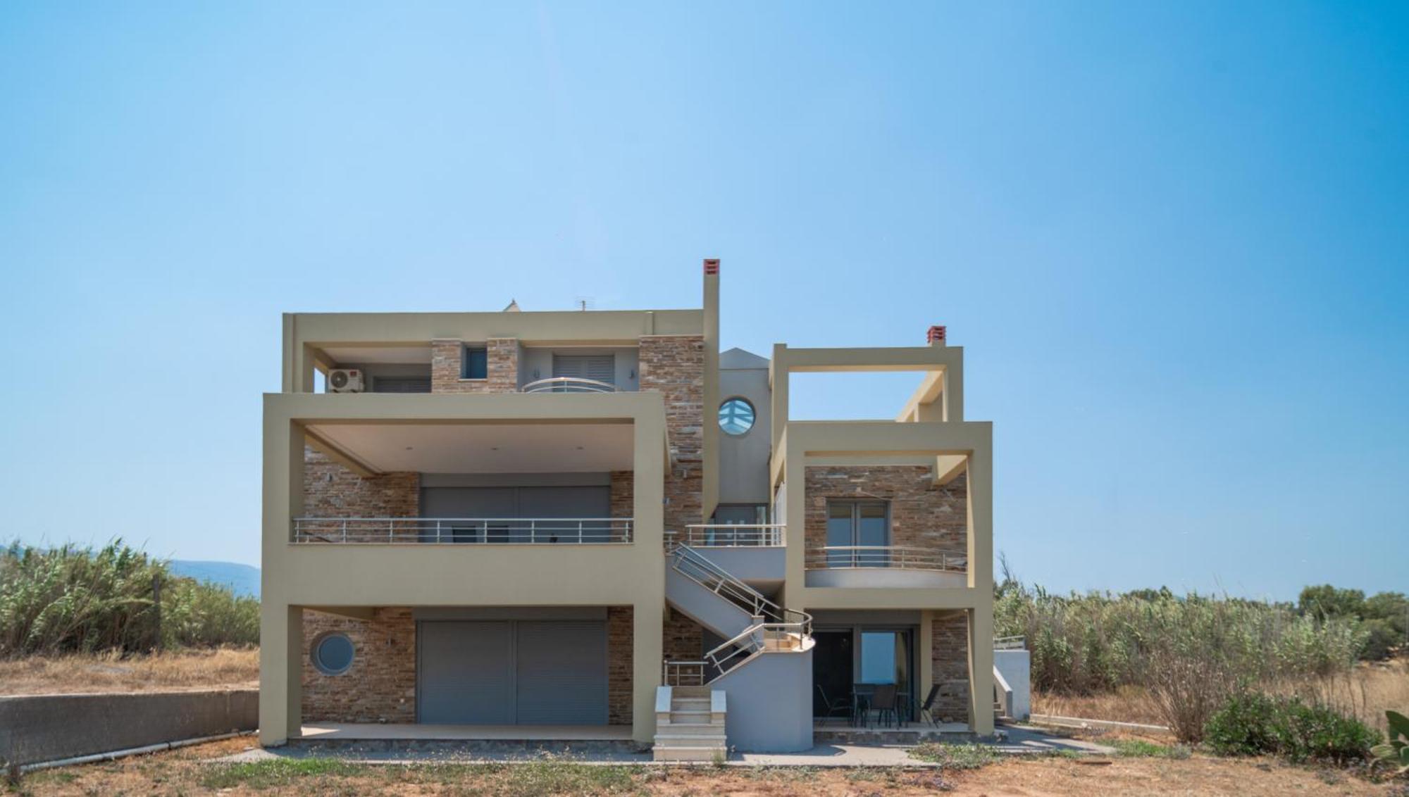 Spacious Beachfront Maisonettes With Stunning Views & A Private Beach 모넴바시아 외부 사진