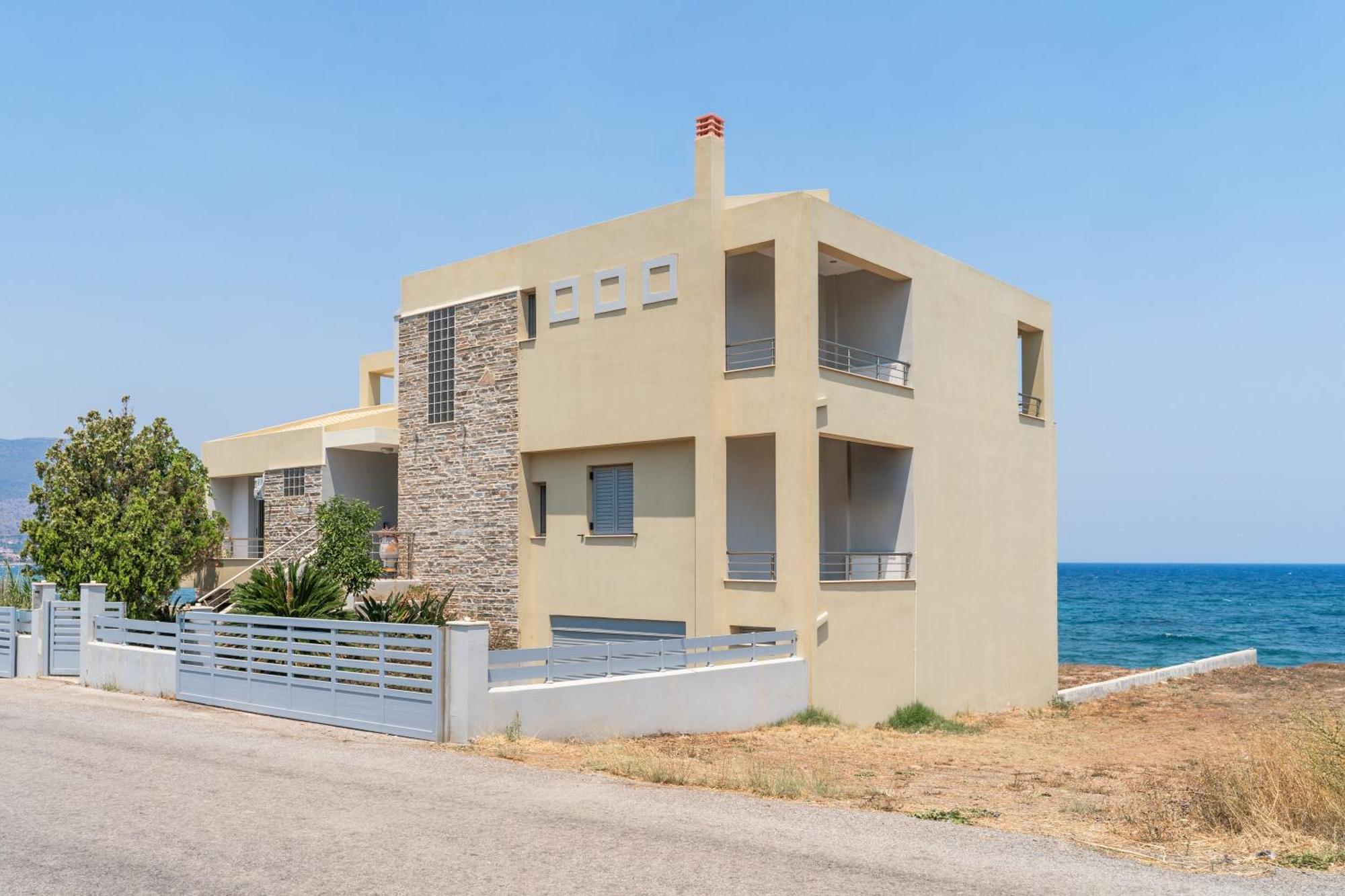Spacious Beachfront Maisonettes With Stunning Views & A Private Beach 모넴바시아 외부 사진