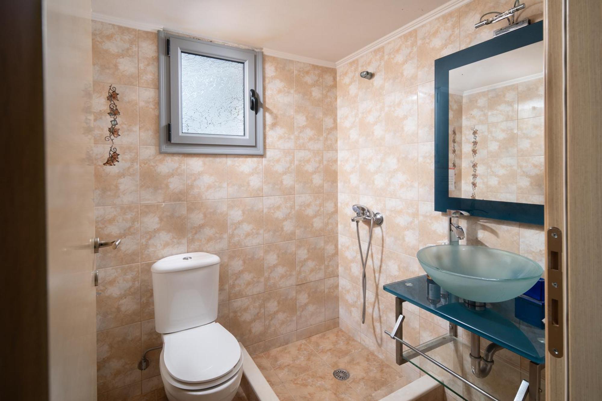 Spacious Beachfront Maisonettes With Stunning Views & A Private Beach 모넴바시아 외부 사진